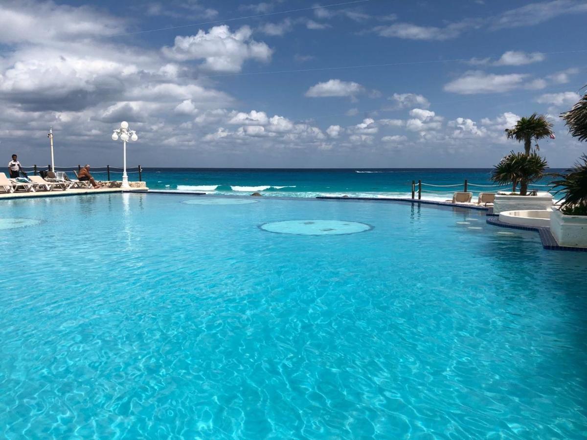 Cancun Beach Aparthotel Brisas Exterior photo
